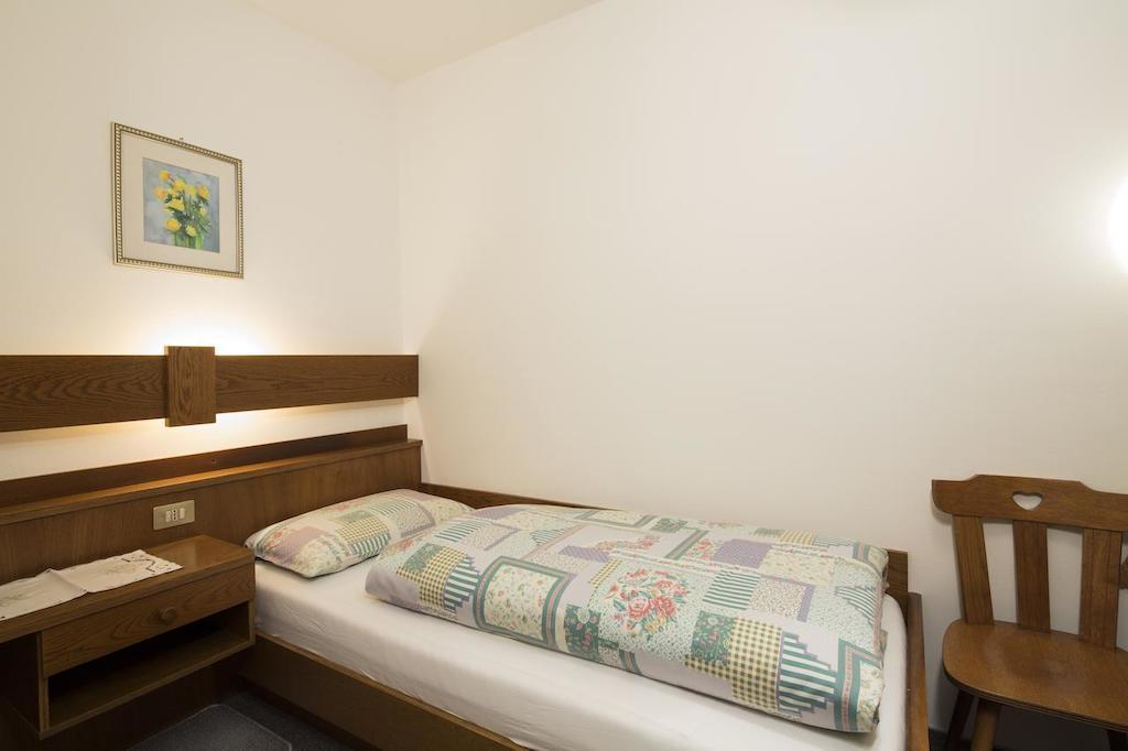 Hotel Ciasa Iris Kolfuschg Zimmer foto