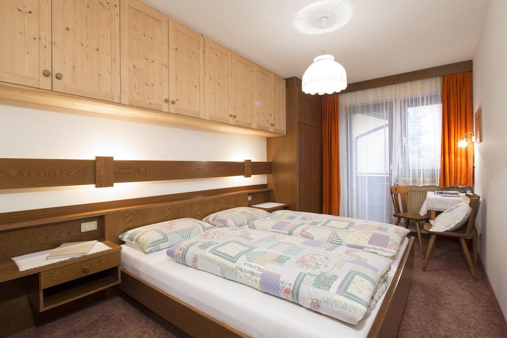 Hotel Ciasa Iris Kolfuschg Zimmer foto